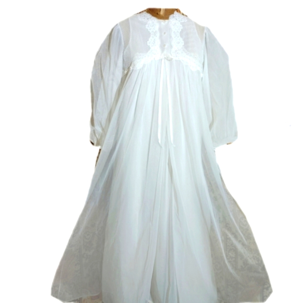 Vintage Artemis Gossard lacy white bridal peignoire set